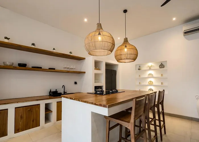 Villa Palm Lot 22 *