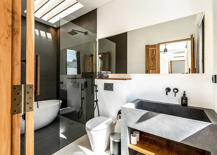 Villa Palm Lot 22 *